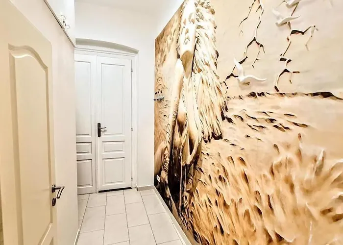 Modern Flat With Great Location For Longer *